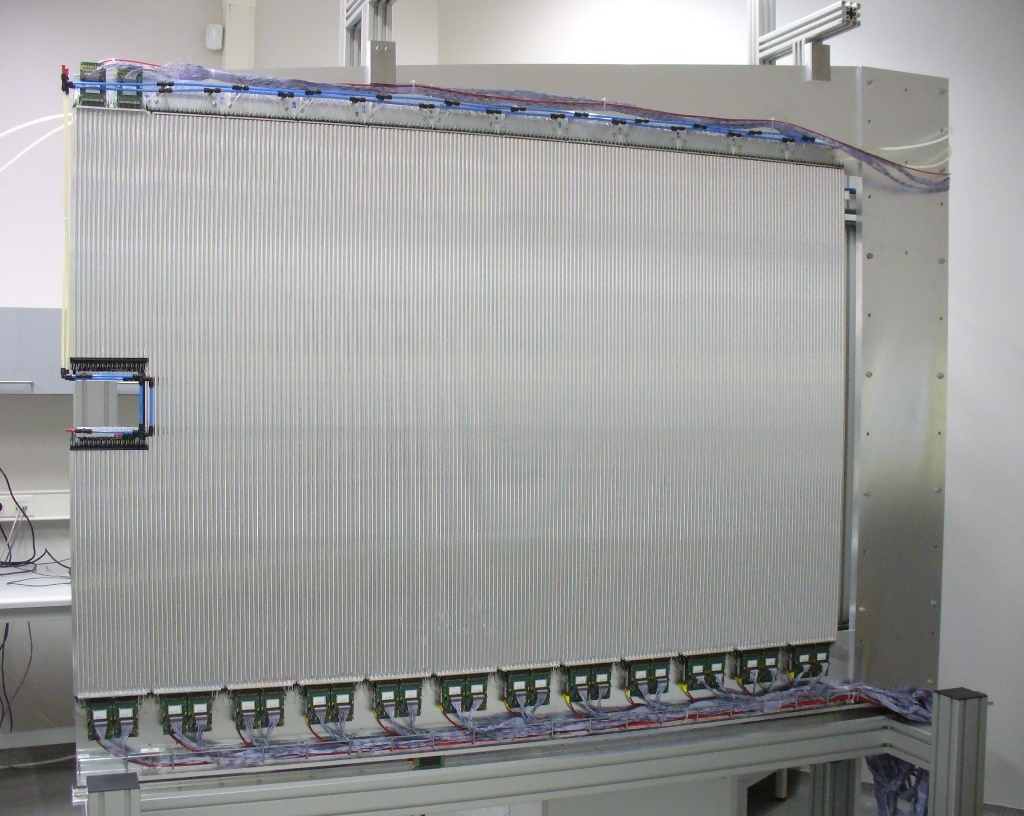 Prototypowa płaszczyzna detektorów słomkowych do Spektrometru Przedniego PANDY